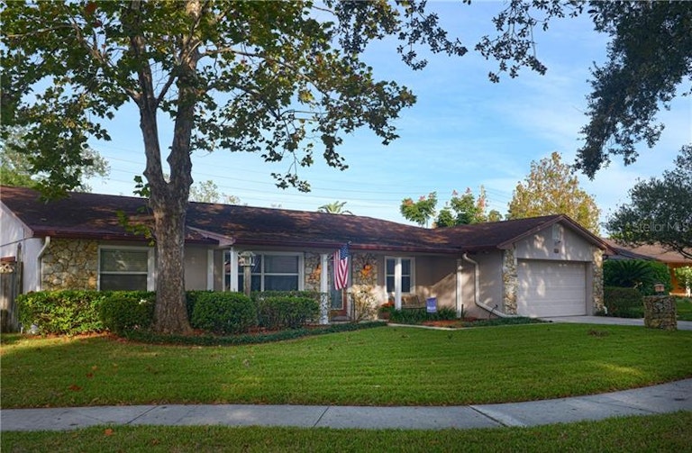 Photo 2 of 24 - 1266 Juliana Pl, Orlando, FL 32807