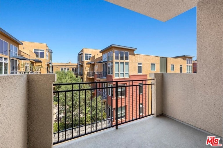 Photo 12 of 20 - 4060 Glencoe Ave #308, Marina Del Rey, CA 90292