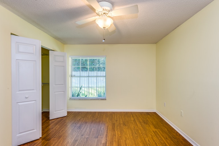 Photo 14 of 23 - 10161 Brandon Cir, Orlando, FL 32836
