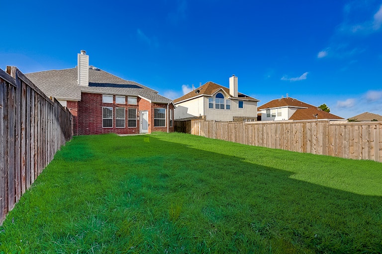 Photo 36 of 37 - 4009 Pear Ridge Dr, The Colony, TX 75056