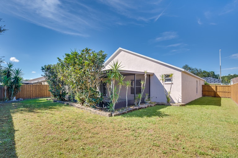 Photo 5 of 11 - 24620 Laurel Ridge Dr, Lutz, FL 33559