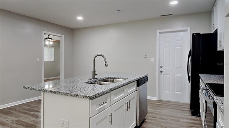 Photo 7 of 21 - 6388 20th St N, Saint Petersburg, FL 33702