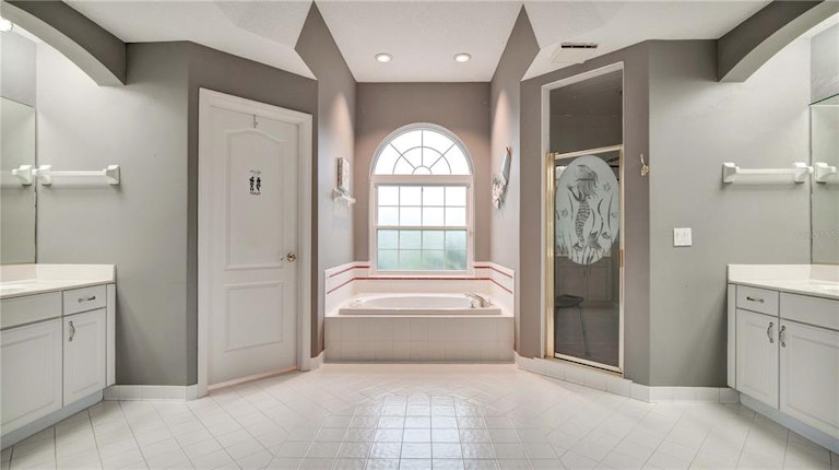 Photo 12 of 37 - 86 Wood Haven Dr, Palm Coast, FL 32164