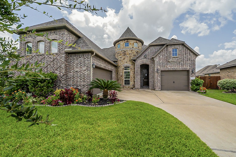 Photo 1 of 45 - 1326 Bastrop Glen Ln, League City, TX 77573
