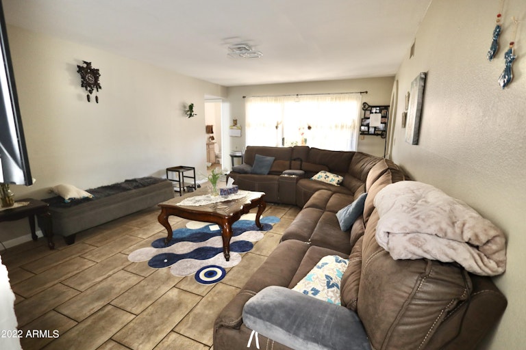 Photo 11 of 19 - 12301 N 71st Dr, Peoria, AZ 85381