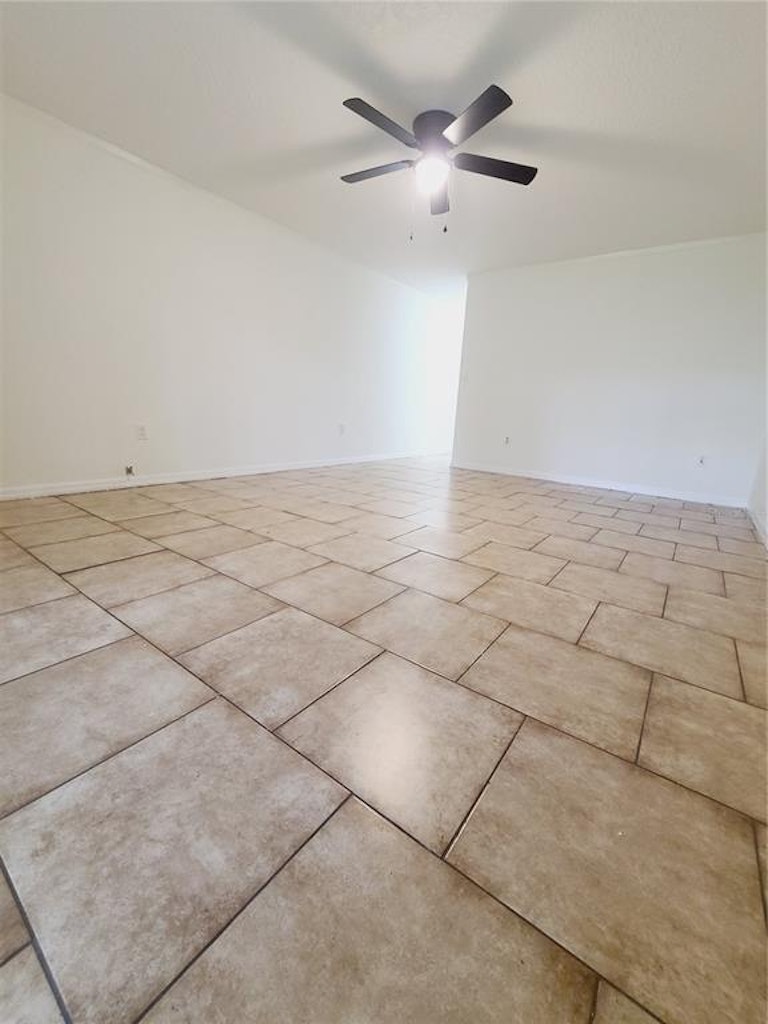 Photo 11 of 27 - 37676 Aaralyn Rd, Zephyrhills, FL 33542