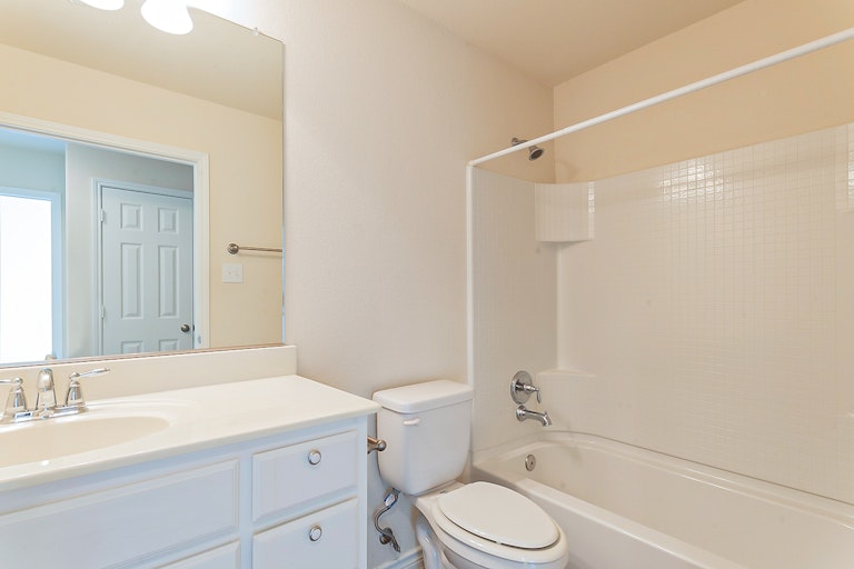 Photo 14 of 24 - 3713 Fallmeadow St, Denton, TX 76207