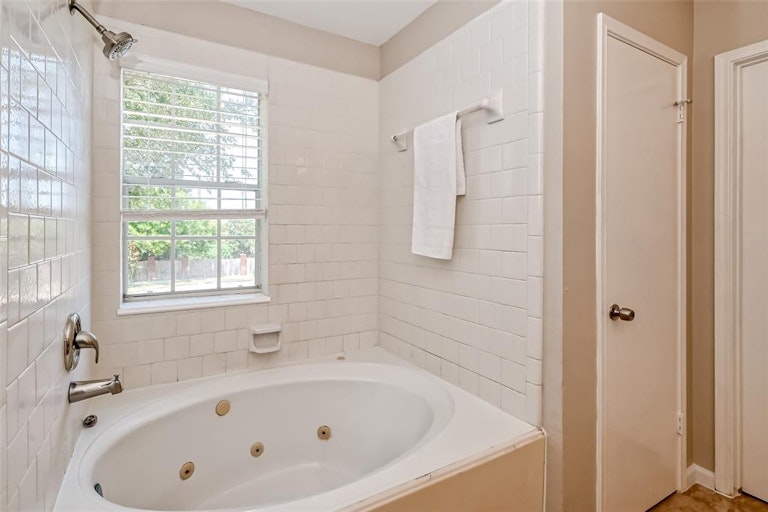 Photo 31 of 42 - 8706 Fondren Village Dr, Houston, TX 77071