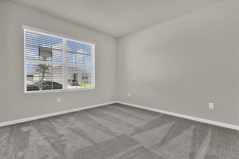 Photo 12 of 23 - 1612 Aspen Ave, Davenport, FL 33837