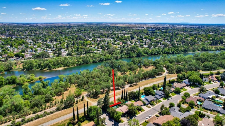 Photo 58 of 70 - 4040 Crondall Dr, Sacramento, CA 95864
