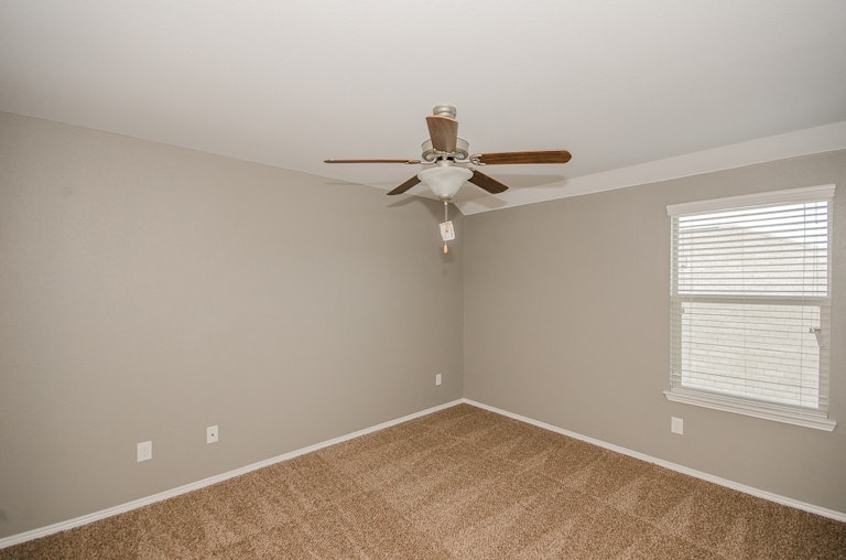 Photo 21 of 30 - 951 Crockett Dr, Lavon, TX 75166