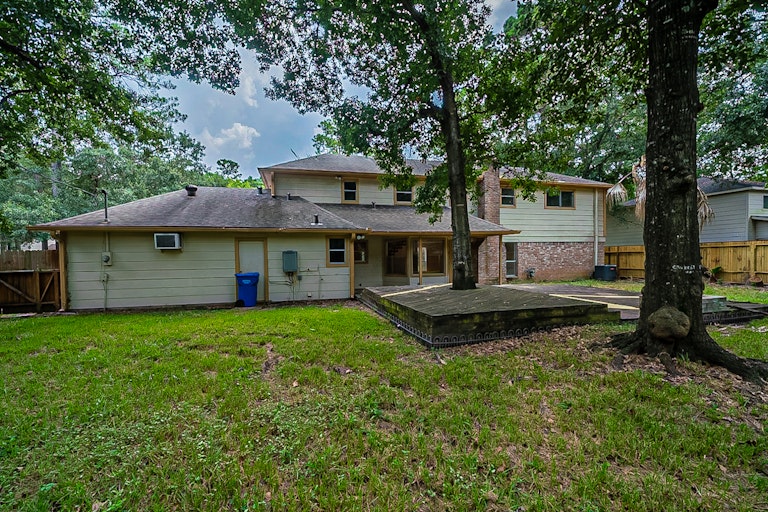 Photo 7 of 37 - 5222 Woodville Ln, Spring, TX 77379