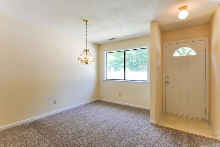 Photo 2 of 25 - 7265 Sandy Creek Dr, Raleigh, NC 27615