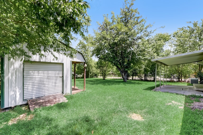 Photo 29 of 32 - 509 S Main St, Crandall, TX 75114