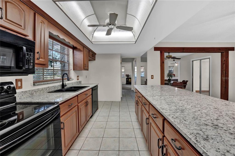 Photo 5 of 28 - 4721 Pine Lake Dr, Saint Cloud, FL 34769