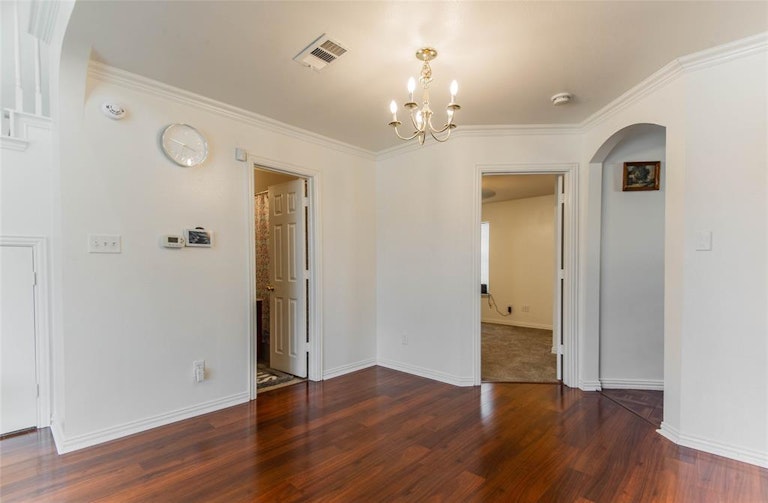 Photo 7 of 22 - 1953 Timber Oaks Dr, Garland, TX 75040
