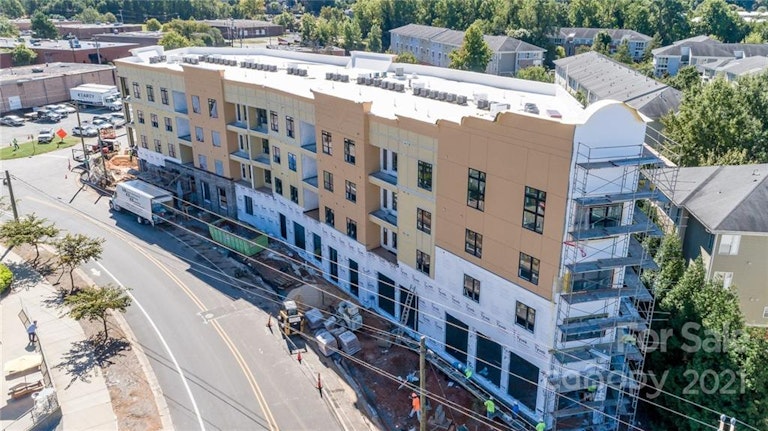 Photo 3 of 4 - 3630 N Davidson St #4404, Charlotte, NC 28205