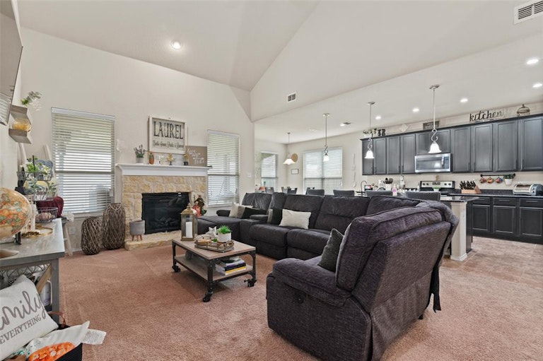 Photo 14 of 30 - 5408 Wharfside Pl, Denton, TX 76208