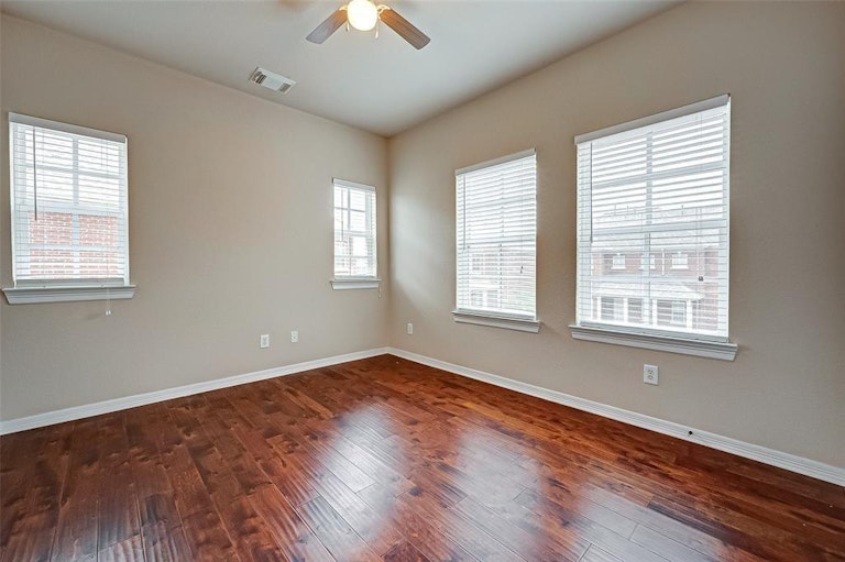 Photo 26 of 38 - 2 Olmstead Row, Spring, TX 77380
