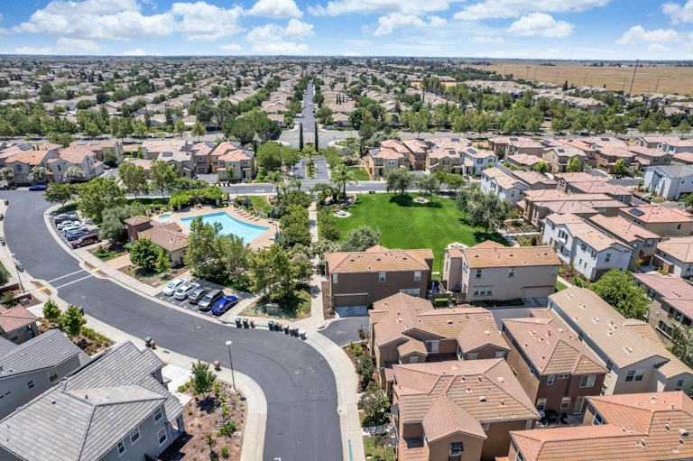Photo 48 of 52 - 4334 Ocean Ln, Elk Grove, CA 95757
