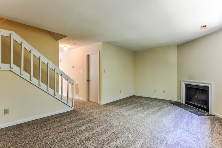 Photo 3 of 25 - 7265 Sandy Creek Dr, Raleigh, NC 27615