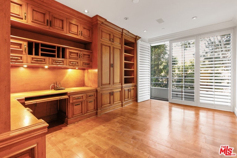 Photo 26 of 40 - 10601 Wilshire Blvd #404, Los Angeles, CA 90024