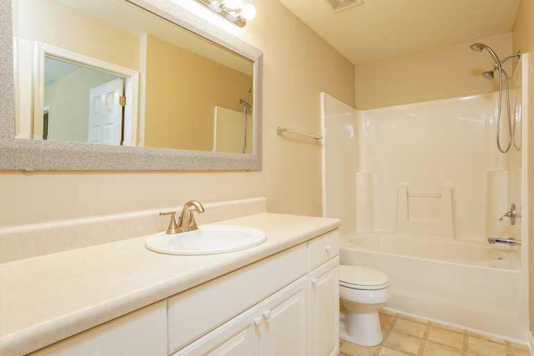 Photo 16 of 25 - 8302 Aspen Mountain Ct, Raleigh, NC 27616