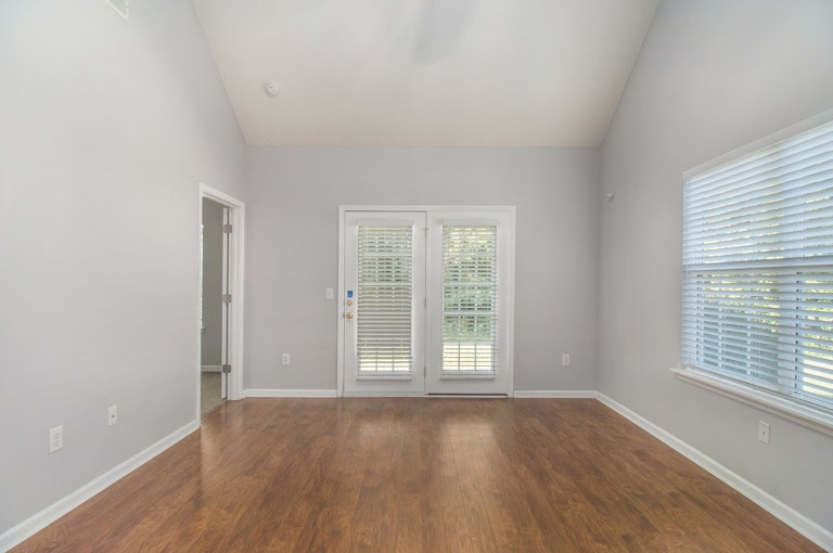 Photo 14 of 22 - 9720 Mattforest Cir, Charlotte, NC 28277