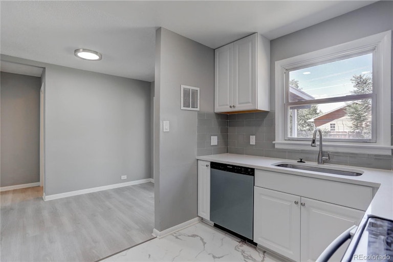 Photo 7 of 29 - 715 Lansing St, Aurora, CO 80010