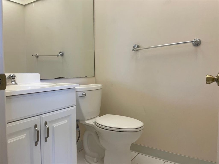 Photo 13 of 29 - 1901 Andover Way #34, Sun City Center, FL 33573