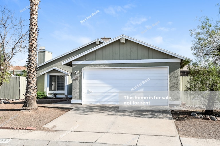 Photo 1 of 27 - 9992 E Emily Dr, Tucson, AZ 85730
