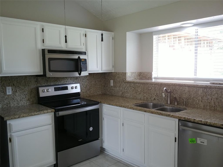 Photo 11 of 18 - 2519 Ironclad Dr, League City, TX 77573