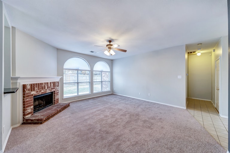 Photo 11 of 26 - 1020 Havenbrook Dr, Arlington, TX 76001