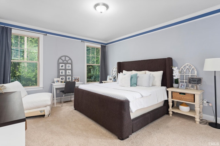 Photo 11 of 42 - 433 Belle Gate Pl, Cary, NC 27519