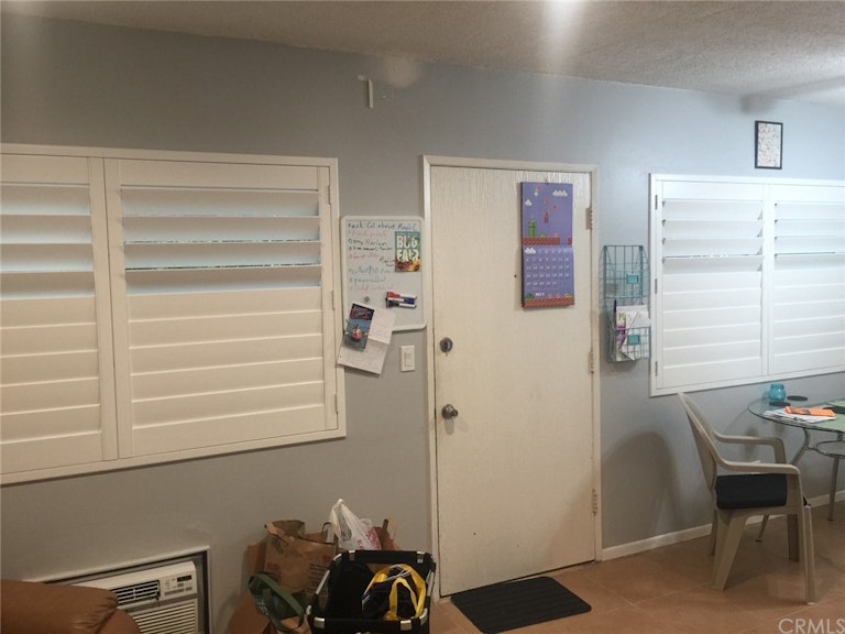 Photo 5 of 30 - 555 S La Veta Park Cir #116, Orange, CA 92868