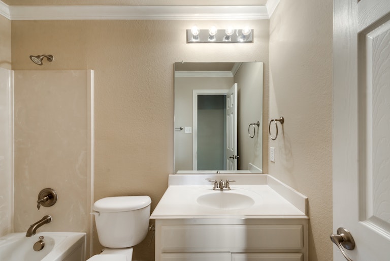 Photo 25 of 30 - 4661 Lance Leaf Dr, Fort Worth, TX 76244