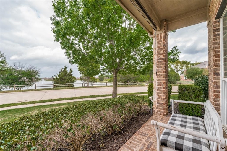 Photo 3 of 35 - 2604 Stallions Ln, Celina, TX 75009