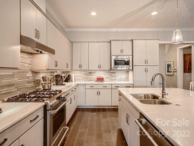 Photo 15 of 48 - 5591 Elk Knob Ct, Denver, NC 28037