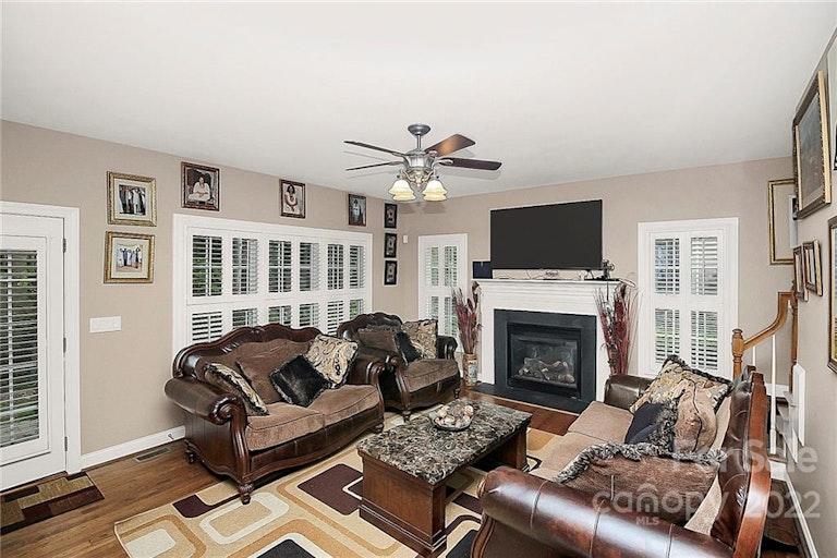 Photo 13 of 40 - 4066 Belle Meade Cir, Belmont, NC 28012