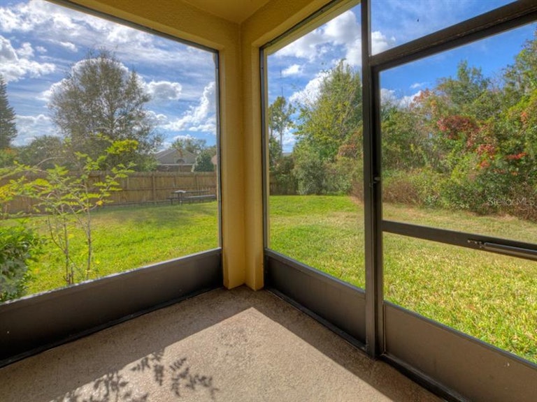 Photo 23 of 25 - 542 Penny Royal Pl, Oviedo, FL 32765