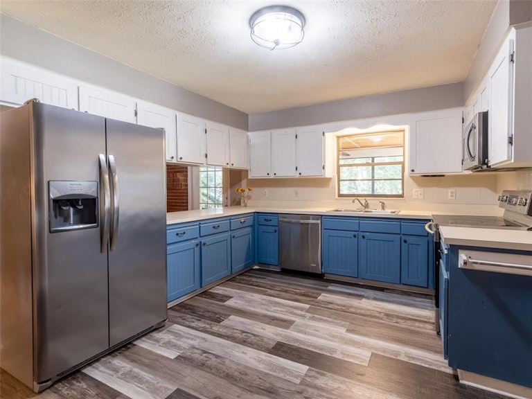 Photo 9 of 32 - 2114 Arch McDonald Dr, Dover, FL 33527