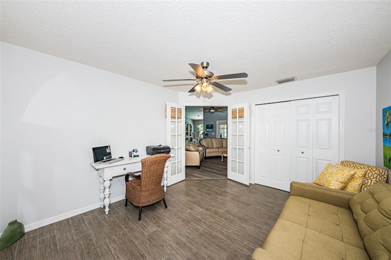 Photo 14 of 50 - 1296 Hill Dr, Largo, FL 33770
