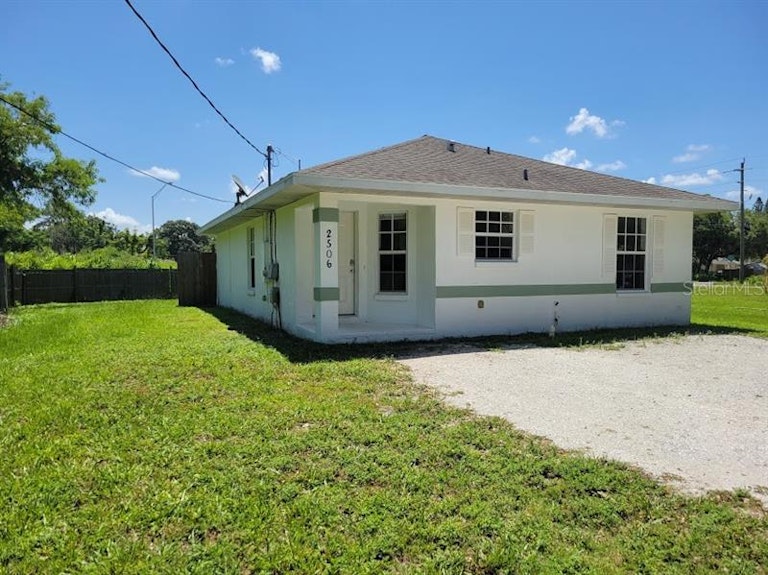Photo 1 of 12 - 2506 1st Dr E, Palmetto, FL 34221