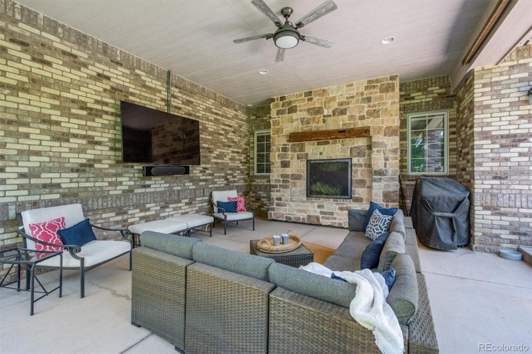 Photo 26 of 30 - 25 Blue Heron Dr, Thornton, CO 80241