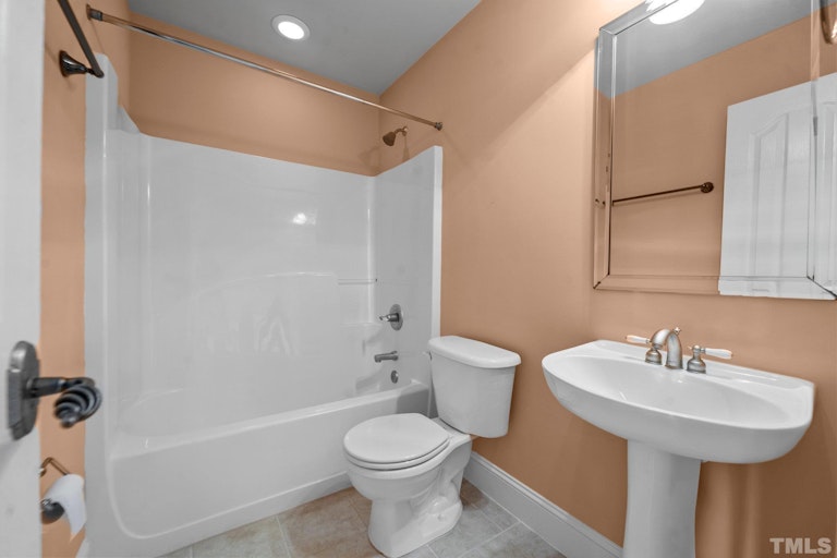 Photo 24 of 30 - 631 E Lakota Dr, Fuquay Varina, NC 27526