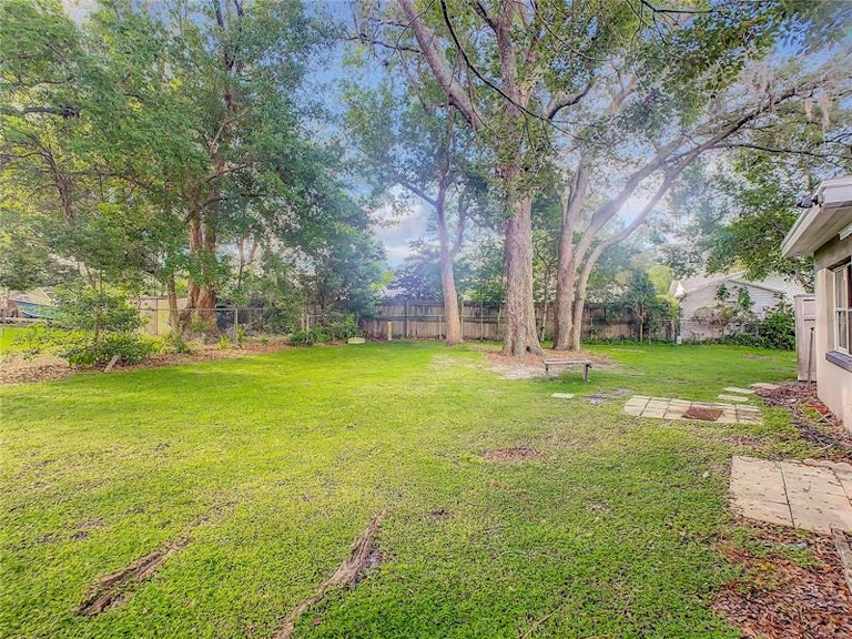 Photo 29 of 33 - 455 Sunrise Dr, Casselberry, FL 32707