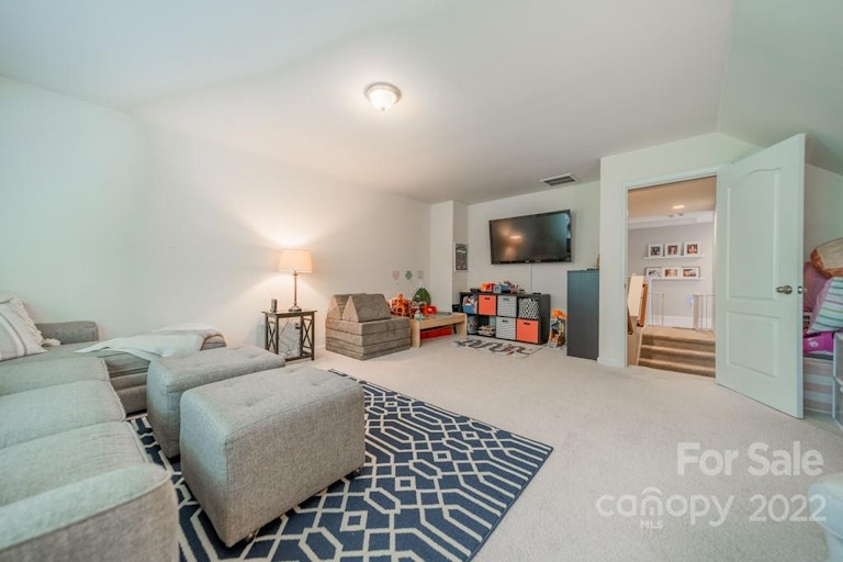 Photo 18 of 38 - 5726 Kildare Ct, Belmont, NC 28012