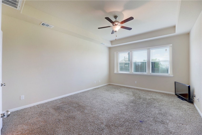Photo 20 of 34 - 5925 Mantalcino Dr, Round Rock, TX 78665