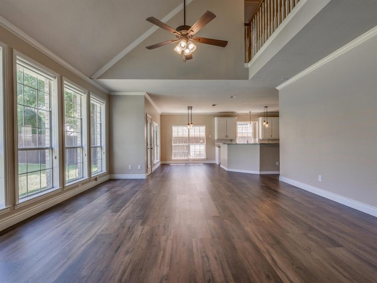 Photo 8 of 32 - 2524 Oak Brook Dr, Bedford, TX 76021