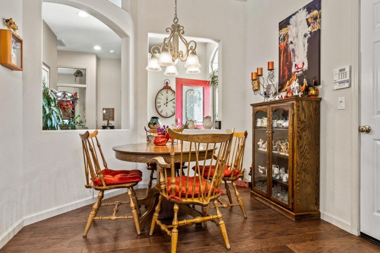 Photo 7 of 35 - 2421 Walnut Oaks Ln, Carmichael, CA 95608